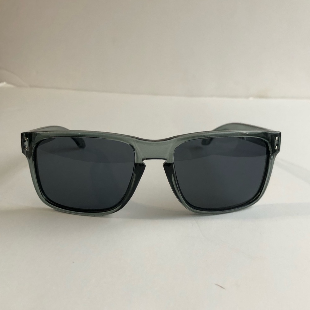 OO9102 Oakley Holbrook Smoke Gray Frame - Picture 6 of 9